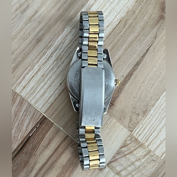 Timex Ladies Watch Indiglo White Dial Two Tone Stainless Bracelet Date Window - Picture 10 of 12